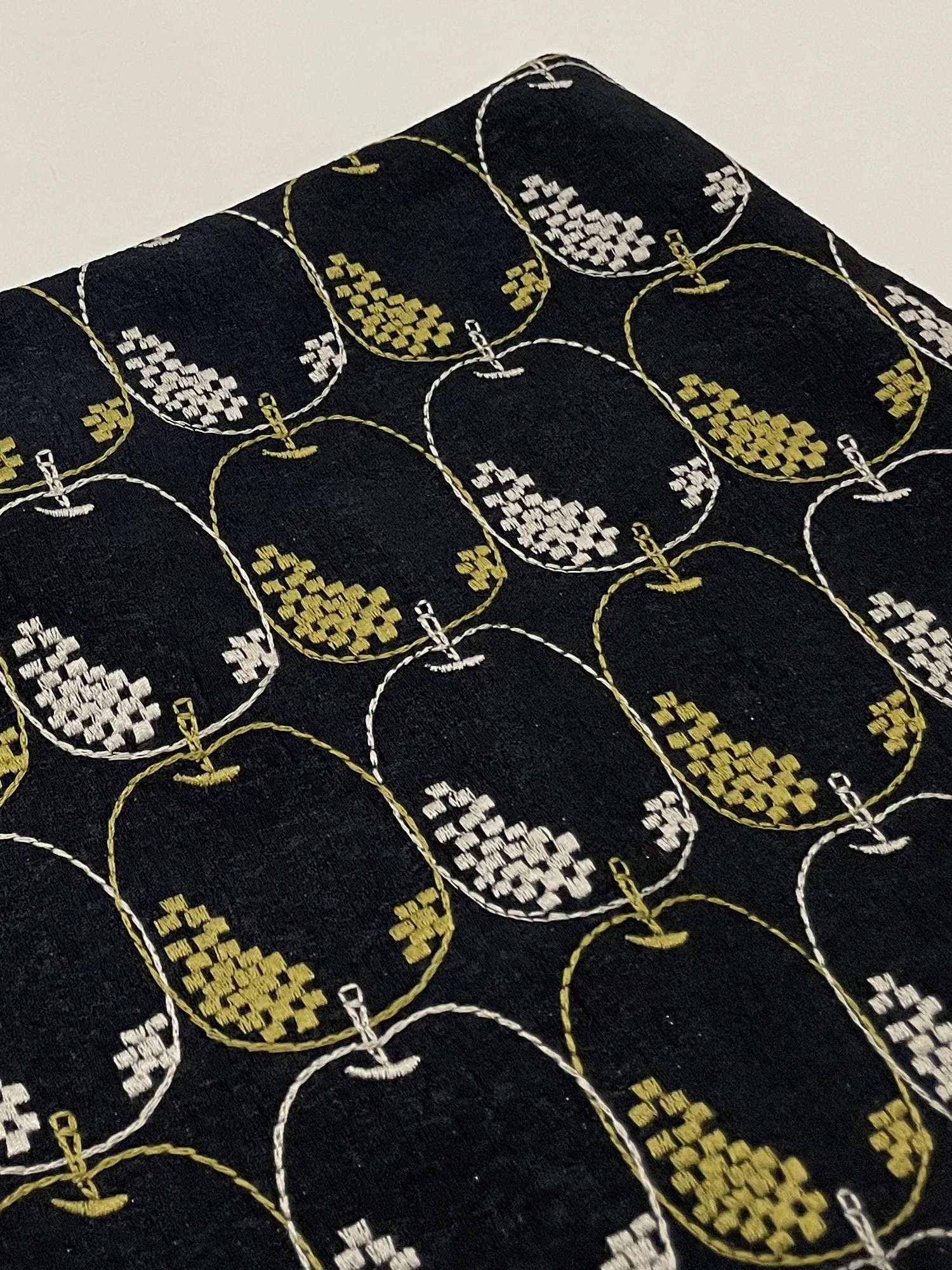 

Элегантная черная юбка А-силуэта с высокой талией, вышивкой, стройнящая, универсальная, весенняя мода, женская, из полиэстера, на молнии