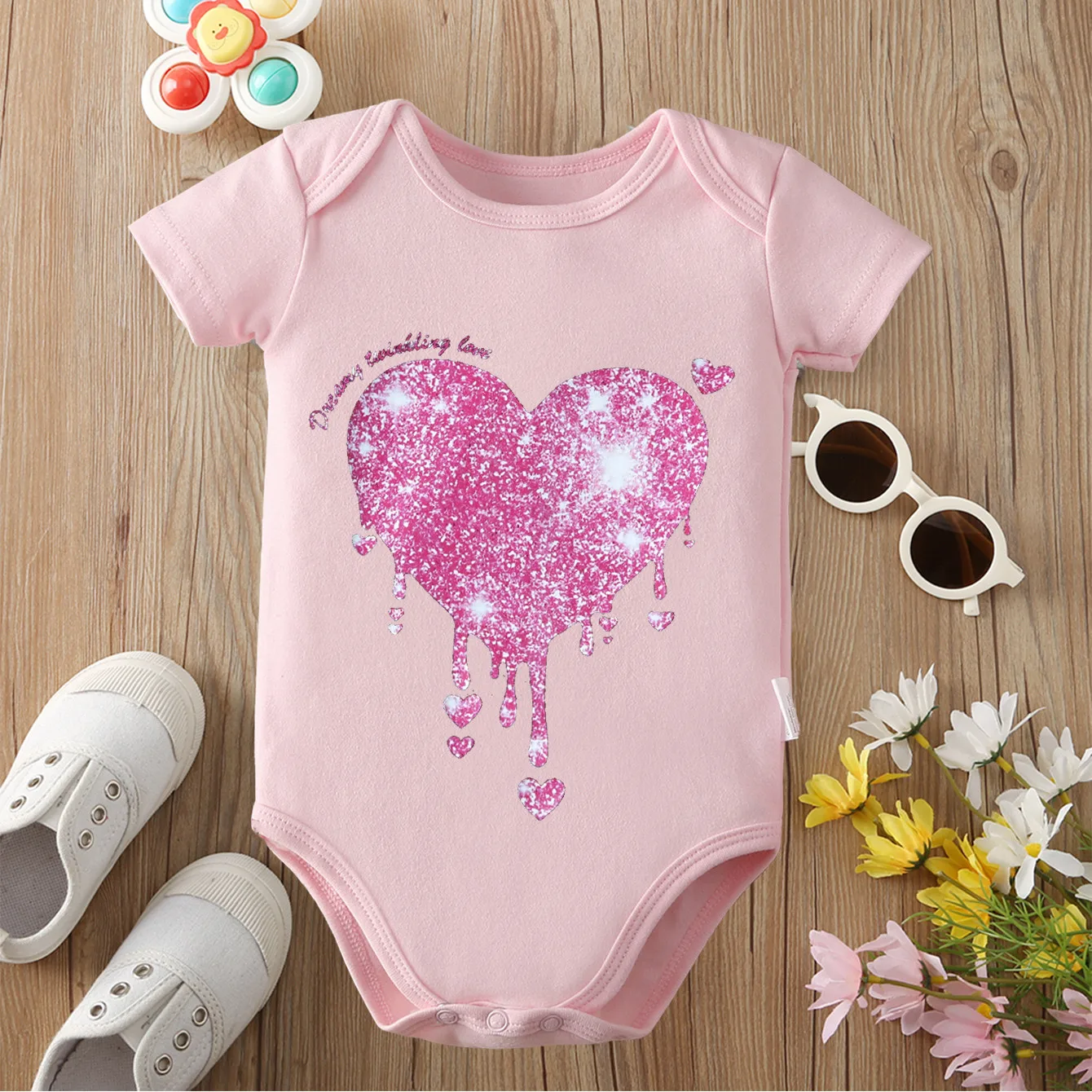 

Mom Dad I Love You Pink Heart Print 100% Cotton Cloths Comfortable Onesie Bodysuit for Baby Jumpsuit for 0 To 12 Months Newborn