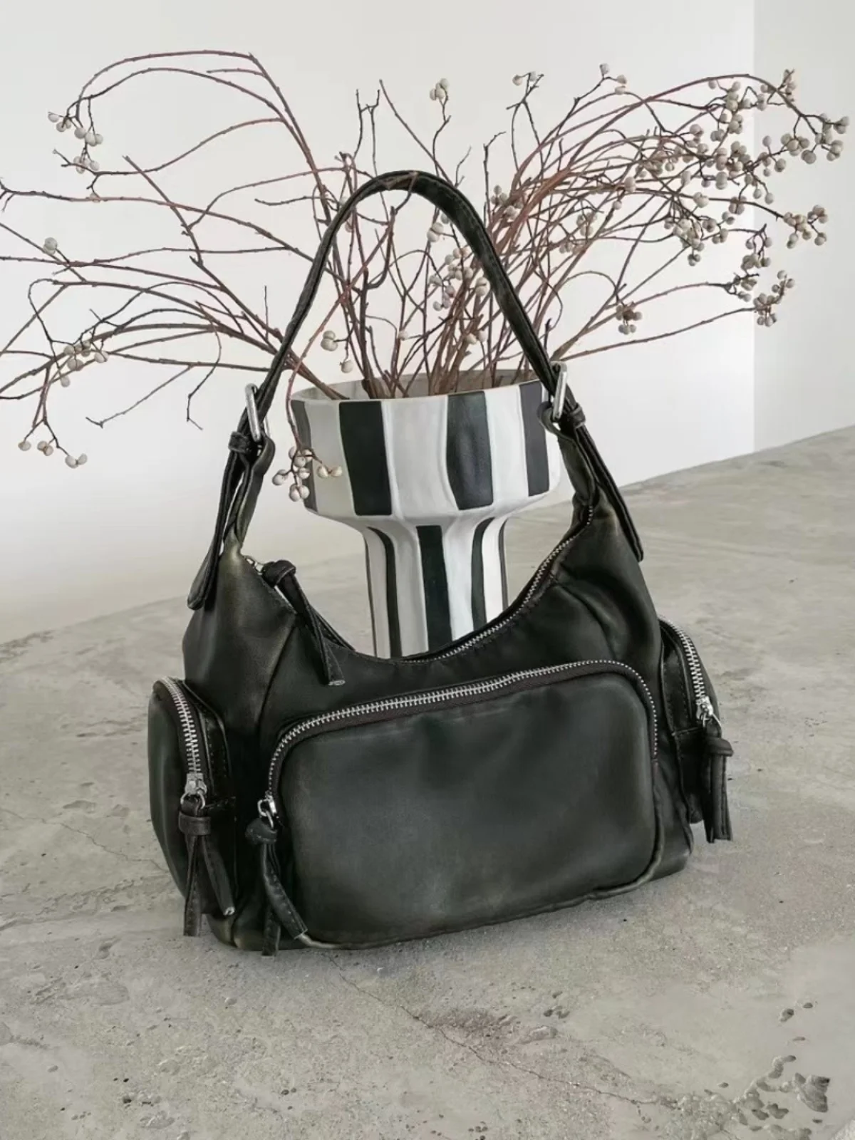 

Sli Повседневная винтажная мягкая кожаная мотоциклетная сумка через плечо Сумка подмышки для мужчин и женщин для ежедневного использования