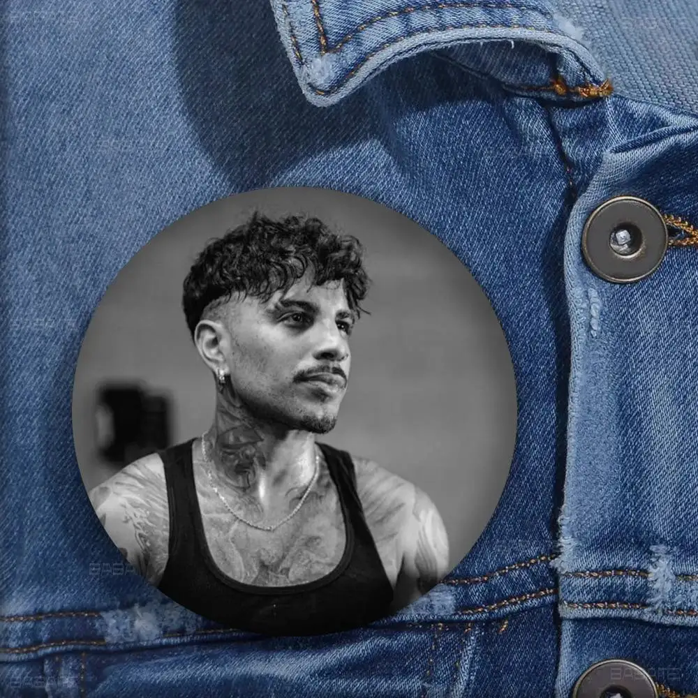 R-Rauw Alejandro مغني الراب شارات الساخن بارد دبوس الإبداعية بروش صفيح لحقيبة مجوهرات اكسسوارات هدية ديكور #5