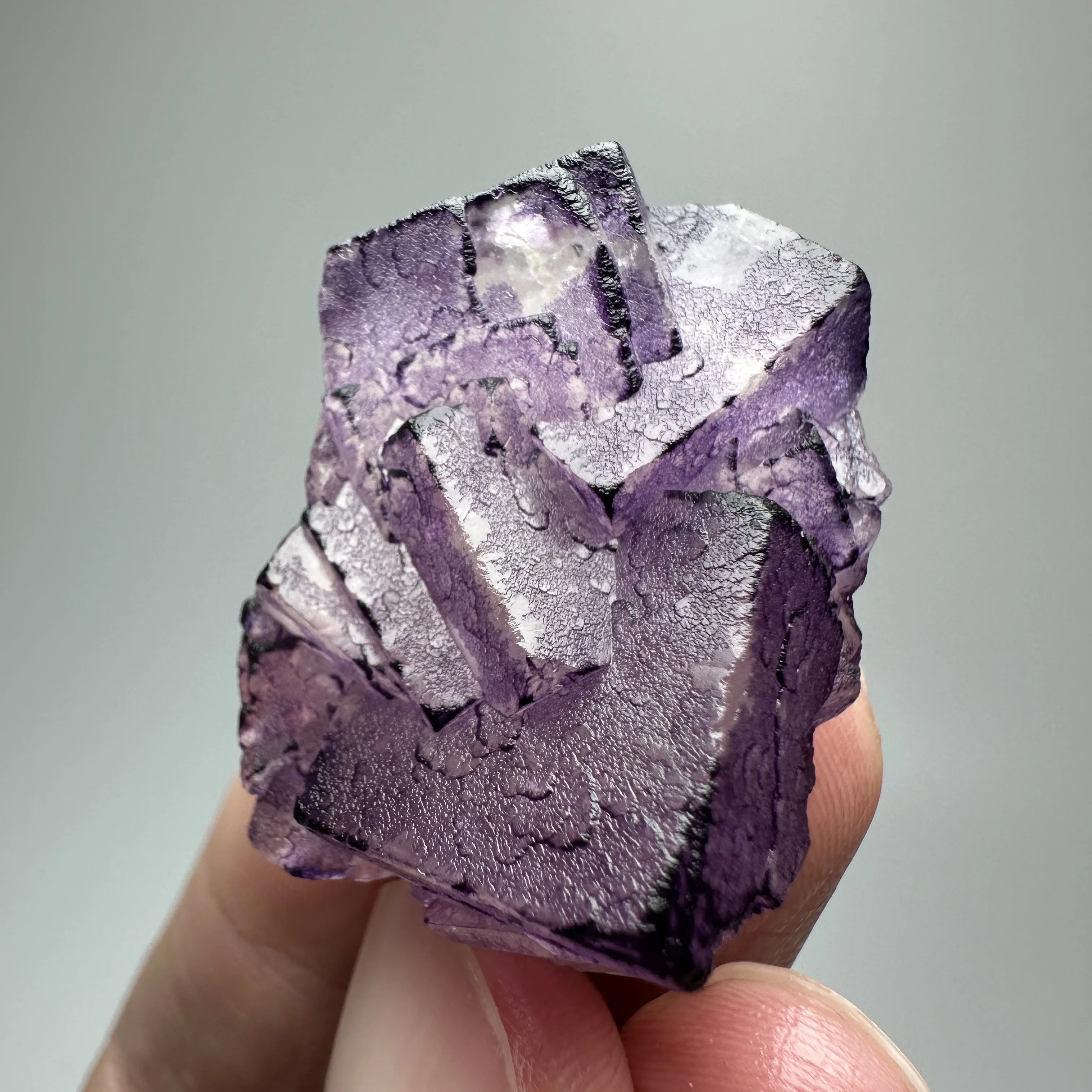 Natural fluorite purple fluorite crystal mineral original teaching specimen, reiki healing stone