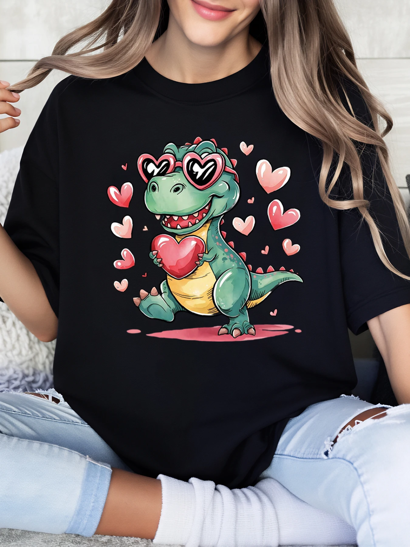 

Cute Dinosaur Holding Heart Valentine's Day T-Shirt Women Casual Wear Black Plus-Size