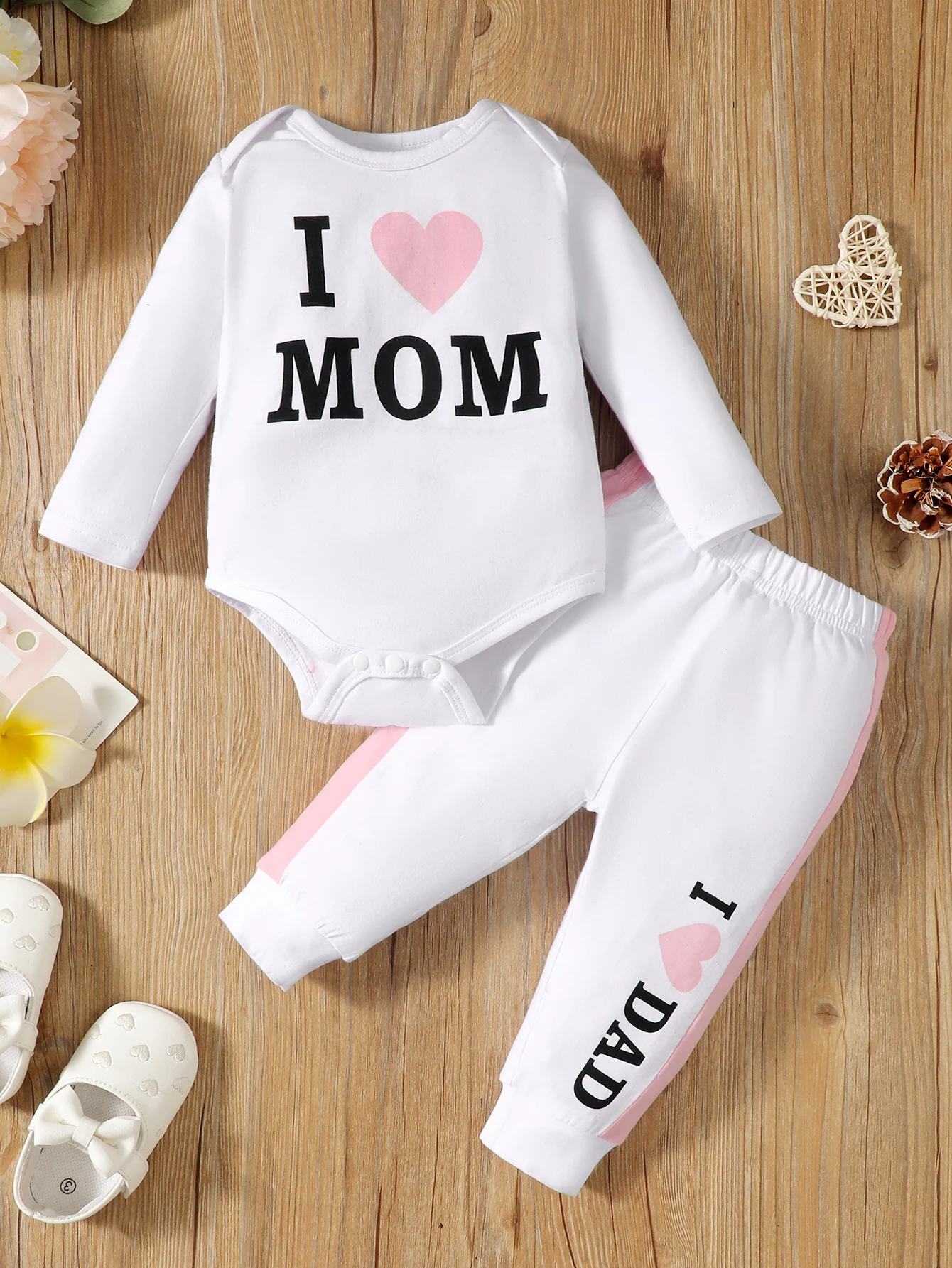 0-2 Year Old Newborn Baby Girl Spring And Autumn Round Neck Letter Printed Long Sleeved Jumpsuit With Long Pants Set