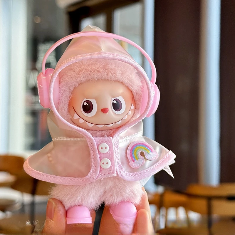 ملابس دمى لـ 10 سنتيمتر Labubu معطف واق من المطر الزي مع سماعات احذية المطر لسلسلة رمز القلب 4.0 Mini 4th Gen مزينة
