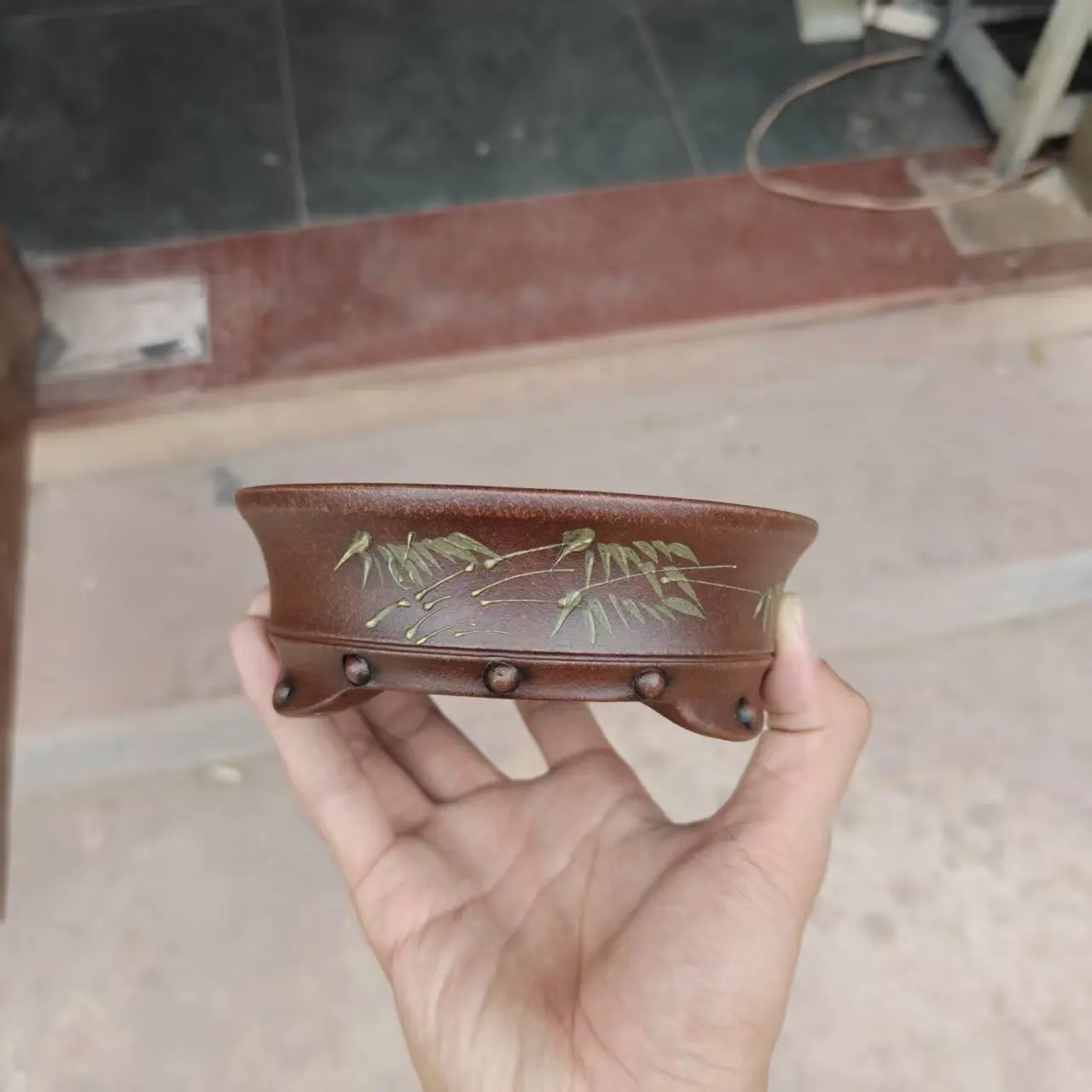 Hot sale hand drawing  purple clay bonsai pot with cloud feet&nail desgin