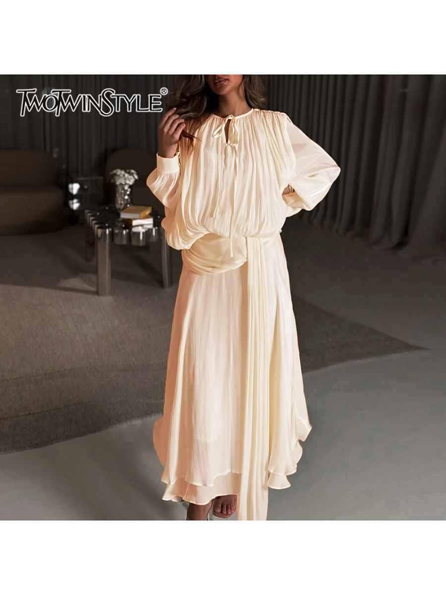 

TWOTWINSTYLE Solid Loose Spliced Folds Dresses For Women O Neck Long Sleeve High Waist Temperament Dress Female Fashion Style