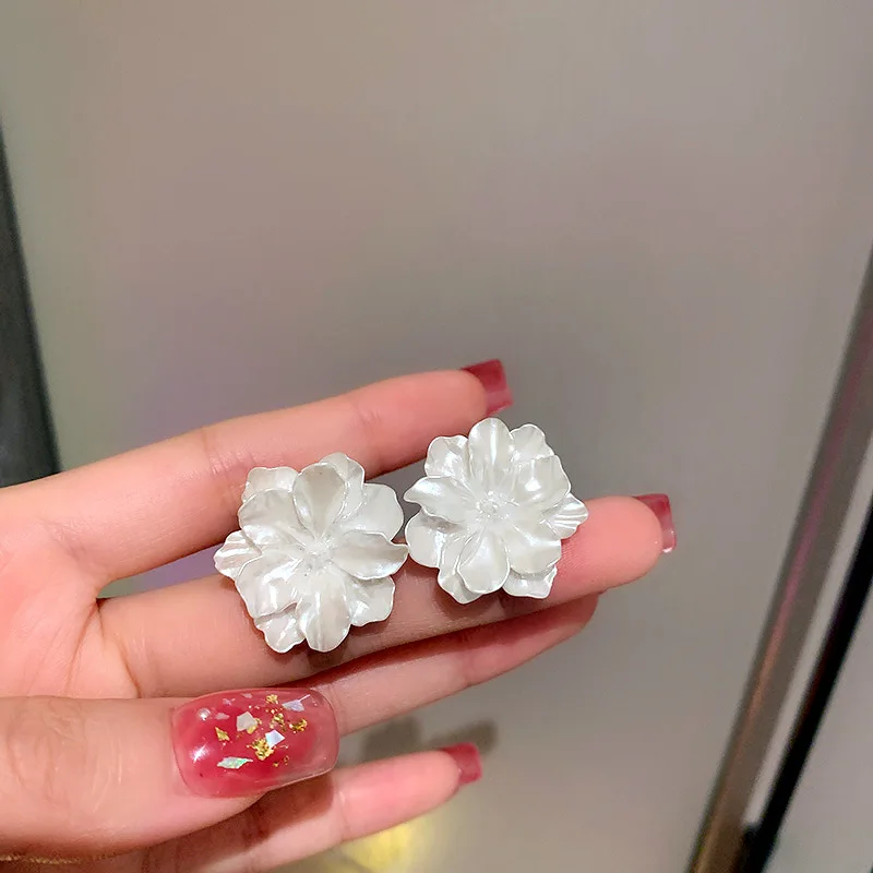 White Flower Stud Earrings for Women Flower Earring 2023 New Modern Korean Fashion Cute Teens Girl Party Jewelry Accessories