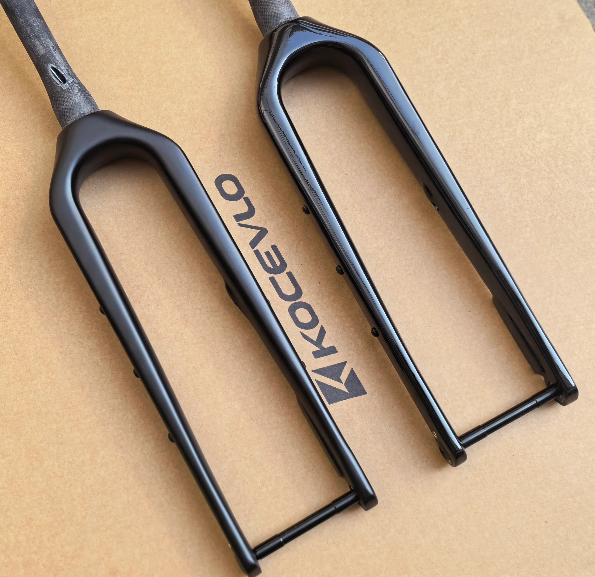 KOCEVLO GF07 Gravel-Gabel aus Carbonfaser, konisch zulaufende Gravel-Fahrrad-Vordergabel, Fahrradgabel 700C x 55C, Steckachse 12x100mm – Detail 7