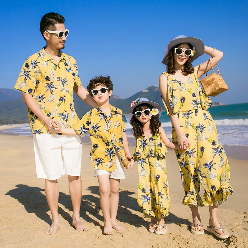 Vacations 2024 Family Shirts Set Vacation Dad Son Outfits Mom Girls Suspender Pants Resorts Look Mother Daughter Beach Jumpsuit