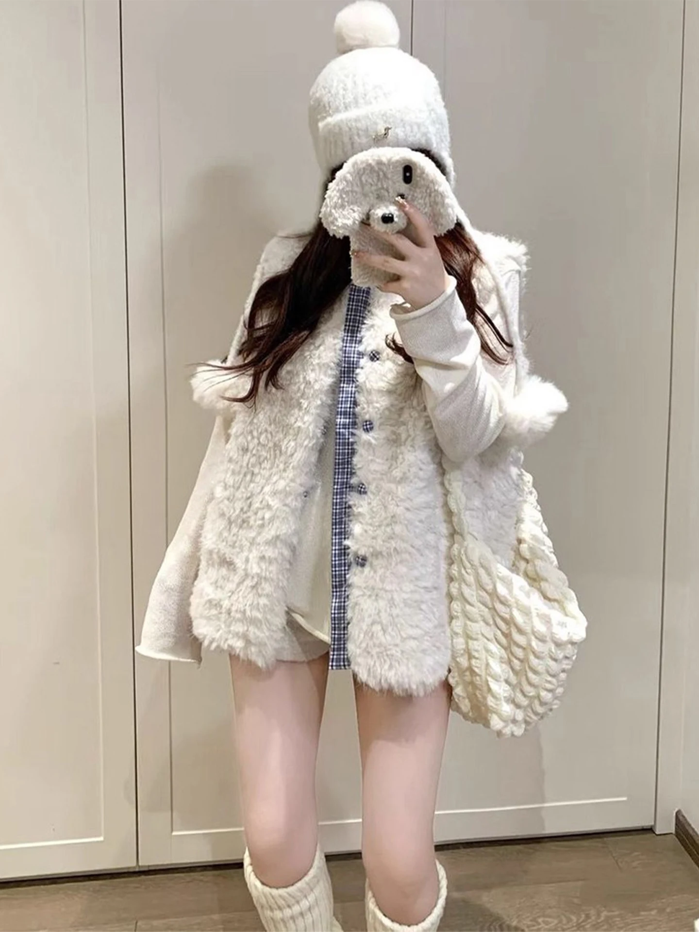 White Lamb Fur Vest Outerwear Women's Autumn Winter Korean Style Patchwork Layered Fluffy Trendy Top Warm round Neck Button C...