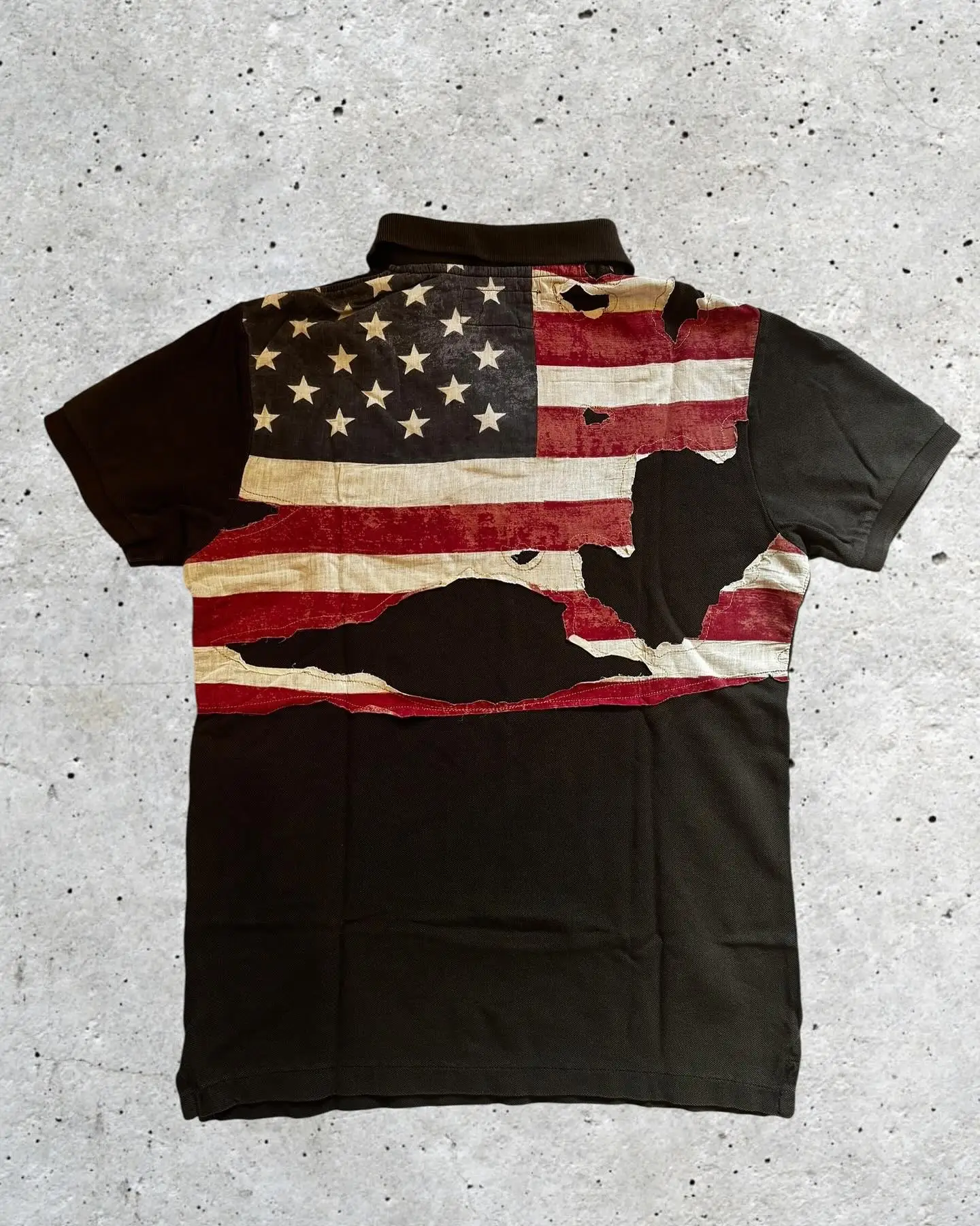 قميص بولو كلاسيكي مطبوع بتصميم العلم الأمريكي القديم Y2K تي شيرت صيفي على طراز الهيب هوب على الطراز القوطي للزوجين