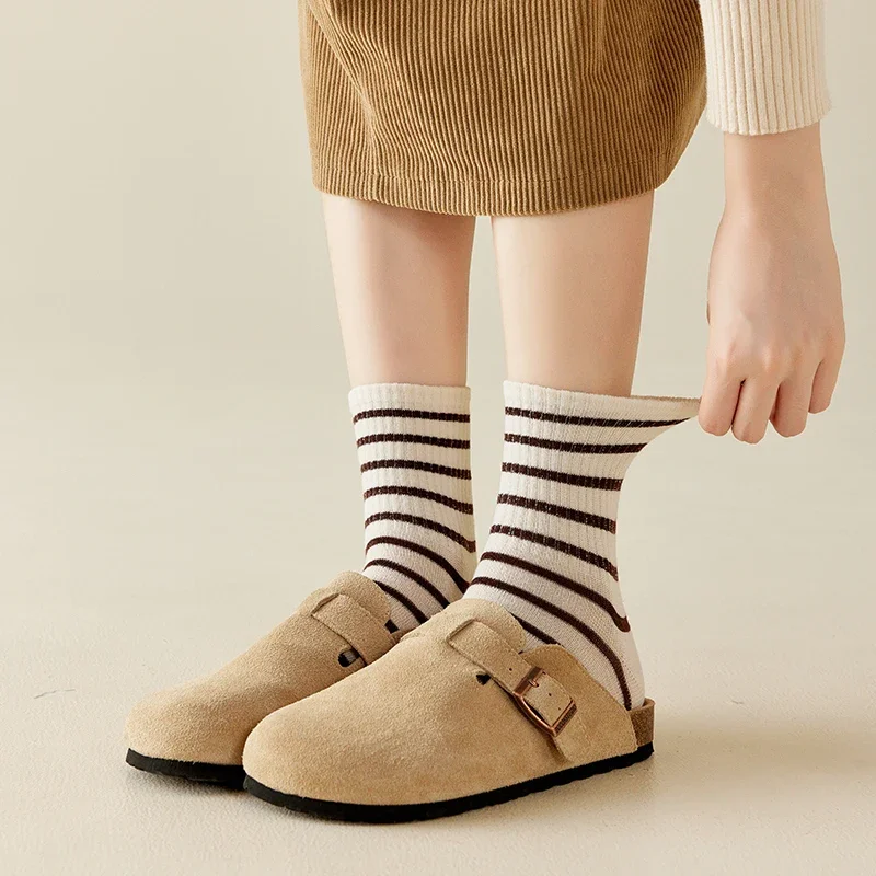 

5 Pairs Cotton Solid Women Mid-calf Socks Classic Striped Moisture-wicking Breathable Comfortable Trendy Lady Socks& Hosiery