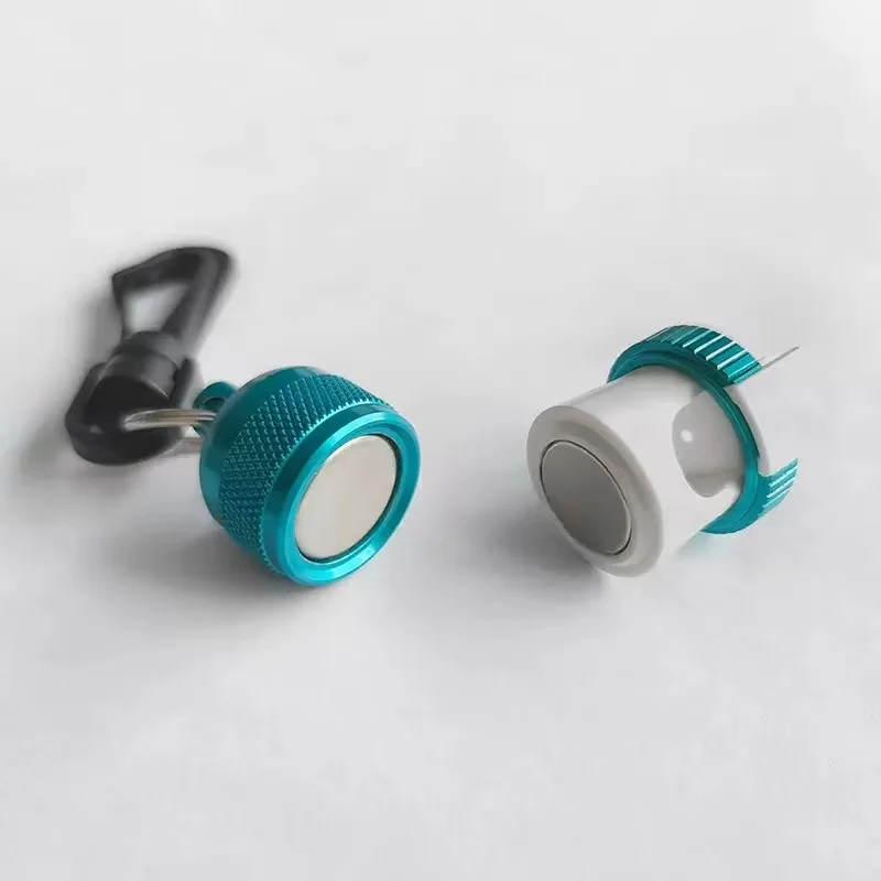 Clipe magnético ajustável da mangueira do regulador de mergulho, braçadeira retentora do polvo de liberação rápida para acessórios dos esportes aquáticos do mergulho