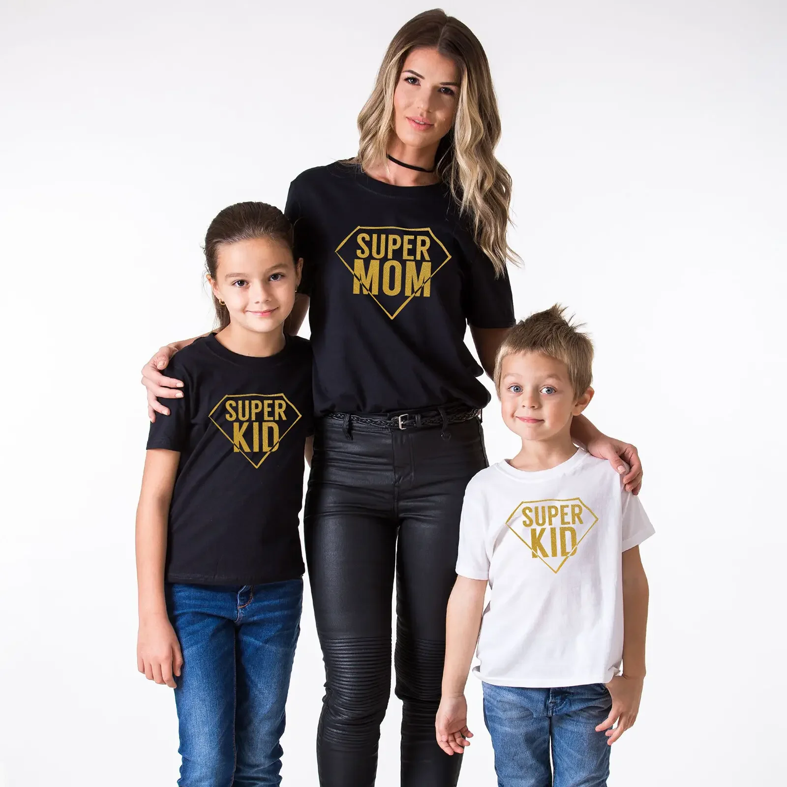 تي شيرت عائلي متطابق مع ملابس Super DAD Super MOM Super KID Mommy Daddy للأطفال