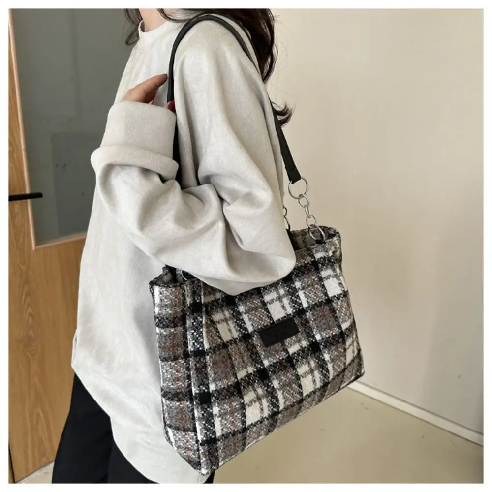 Plaid Shoulder Bag Fashion Versatile Woolen Tote Bag High Capacity Underarm Bag