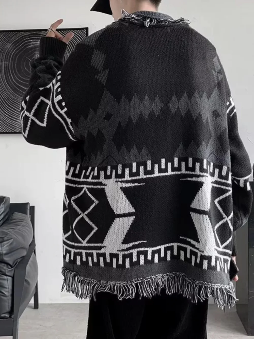 

Retro Ethnic Geometric Knitwear Men's Loose Outerwear Long Sve V-Ne Sweater Faionable Urban Sle Winter Thin Model