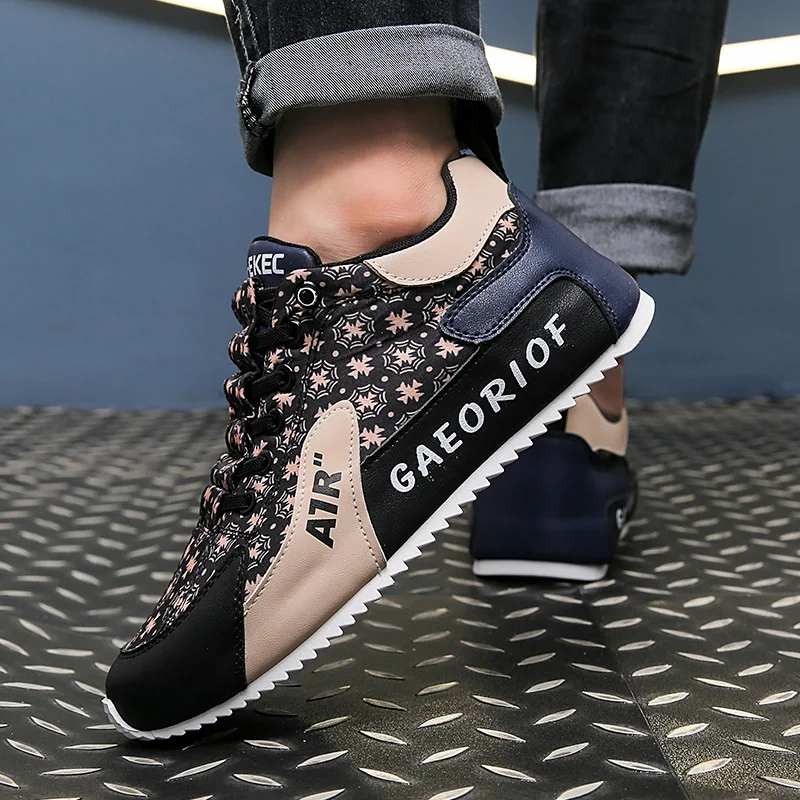 男性スニーカー革新流行平底滑り止めスニーカー宴会旅行カジュアルシューズソフトソール