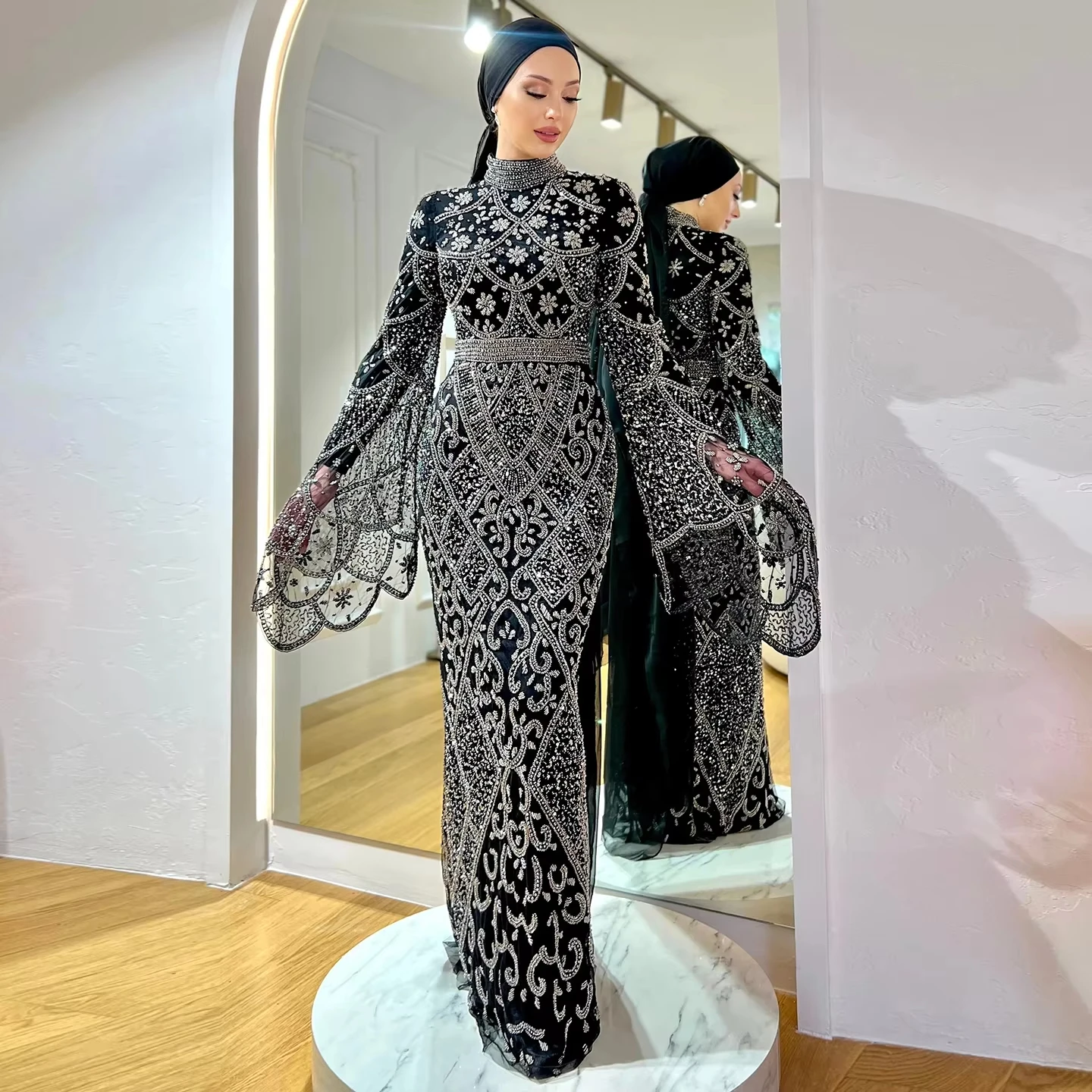 Black Beaded Dubai Luxury Muslim Evening Dress with Flare Long Sleeves High Neck Arabic Formal Party Gowns LSZ153