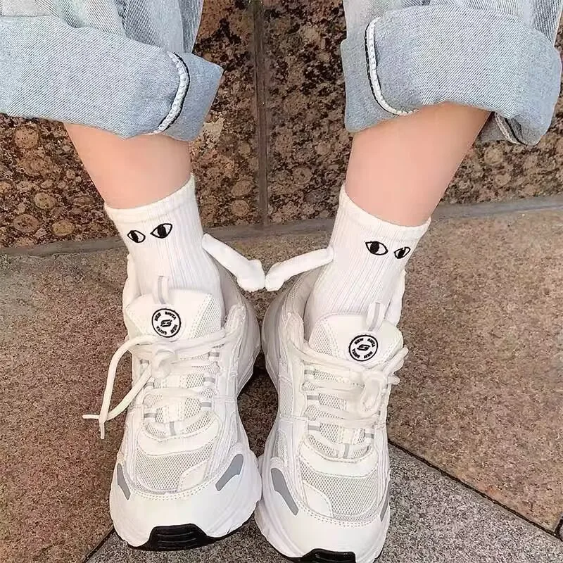 Sweet Couple Magnetic Holding Hands Socks Funny Plush 3D Eyes Design Ribbed Crew Socks Casual Daily Fashion Matching Socks