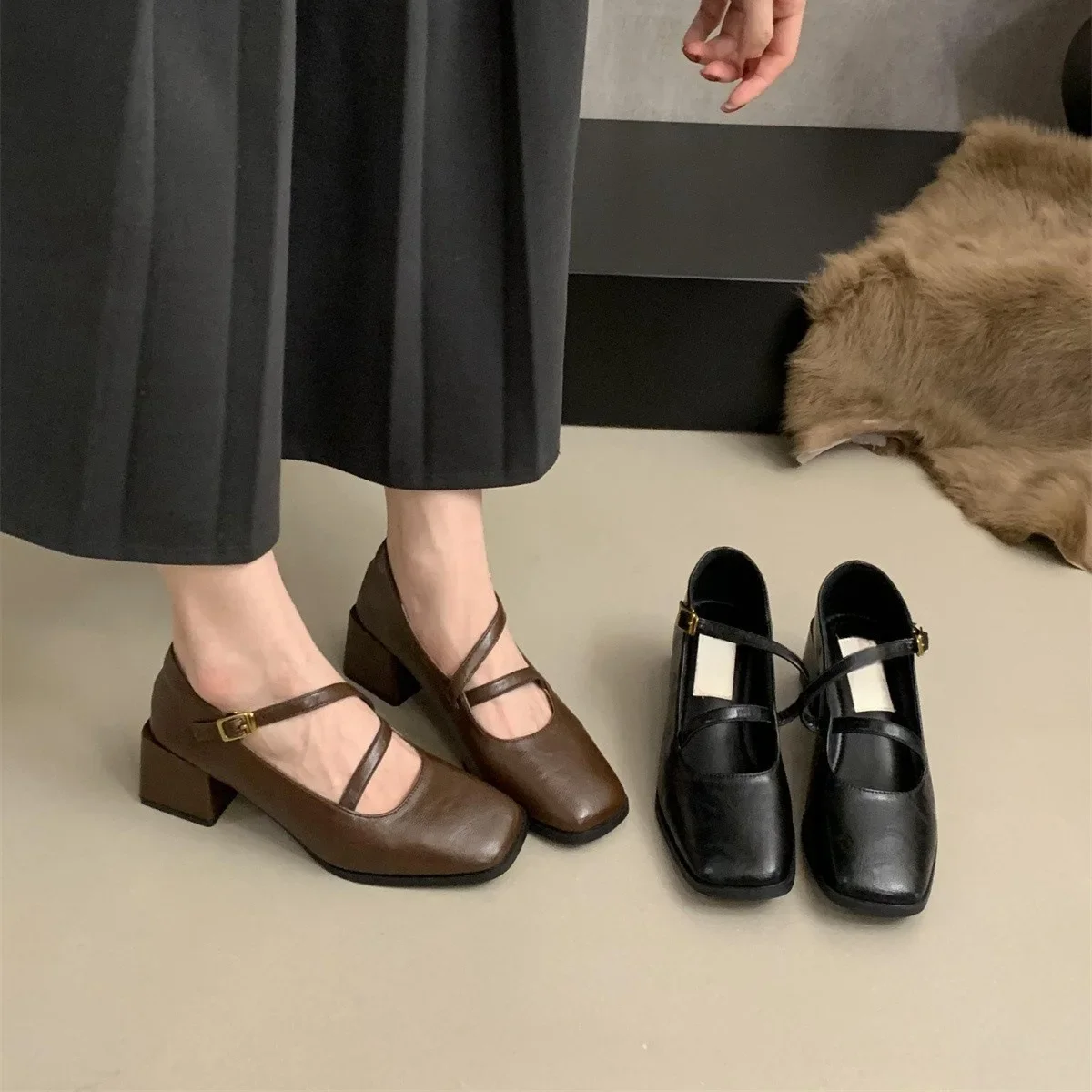 أحذية كعب خشن المرأة البريطانية الربيع والخريف جديد حذا فردي للسيدات الفرنسية الرجعية رئيس مربع المعاول عالية الكعب