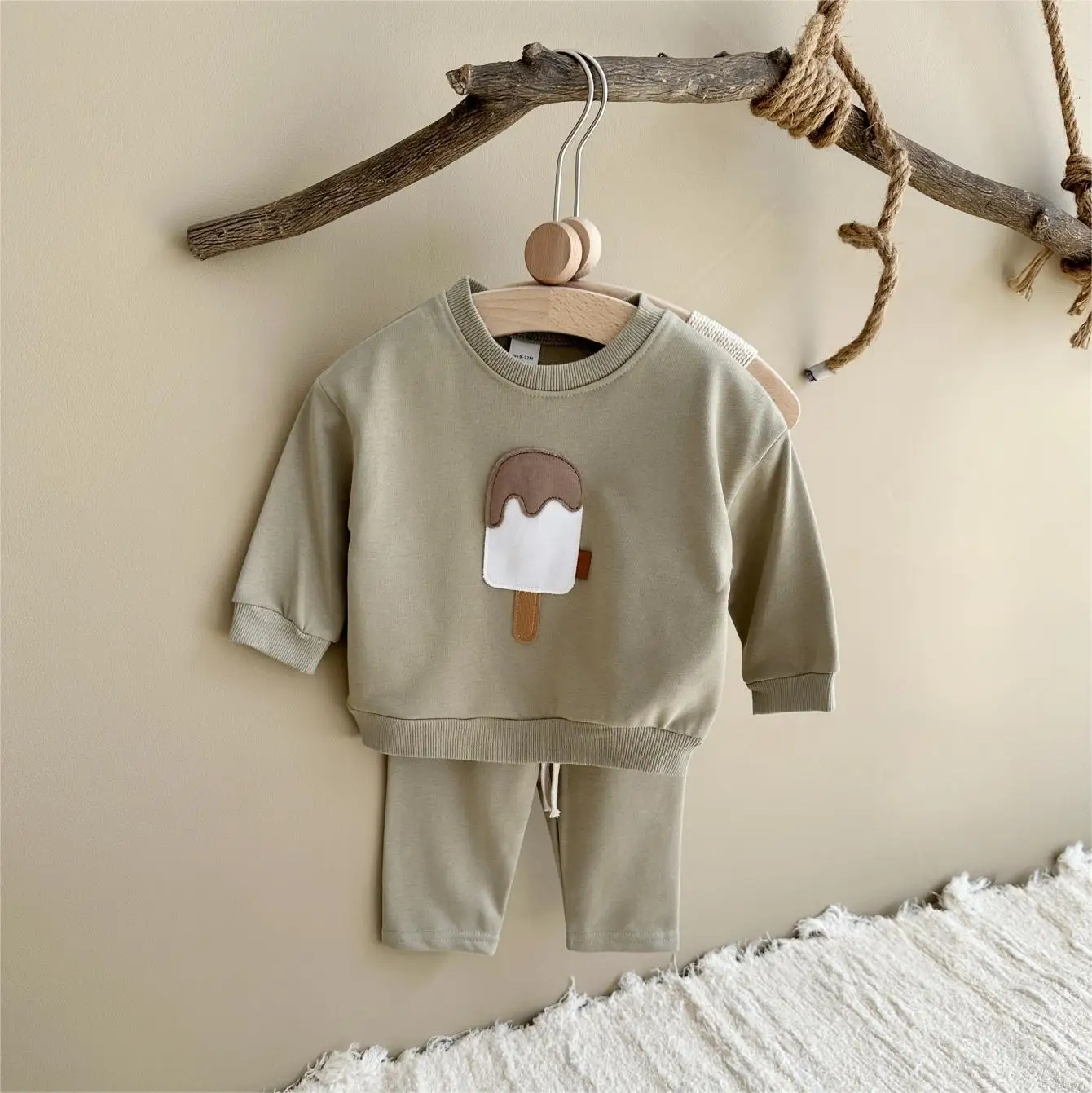 新しい秋の赤ちゃん男の子女の子服セット幼児カジュアル綿ホームウェアアイスクリーム-2-個セット長袖パンツ子供スーツ