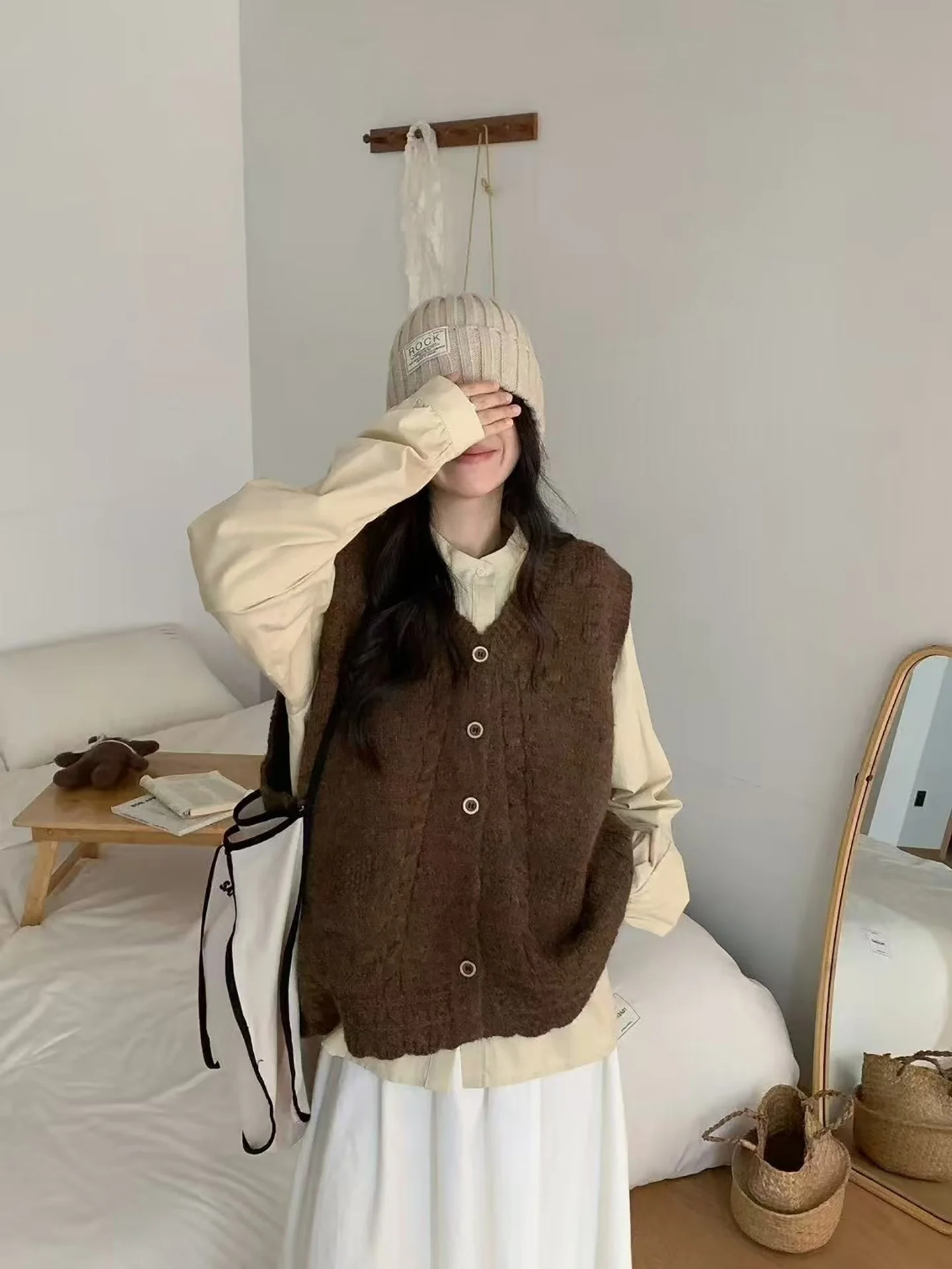 

Сумка для барабанов в стиле ретро V-Ne Lazy Sle, вязаный жилет, кардиган, женский осенний новый многослойный свитер, жилет для поездок на работу, обычные тонности...