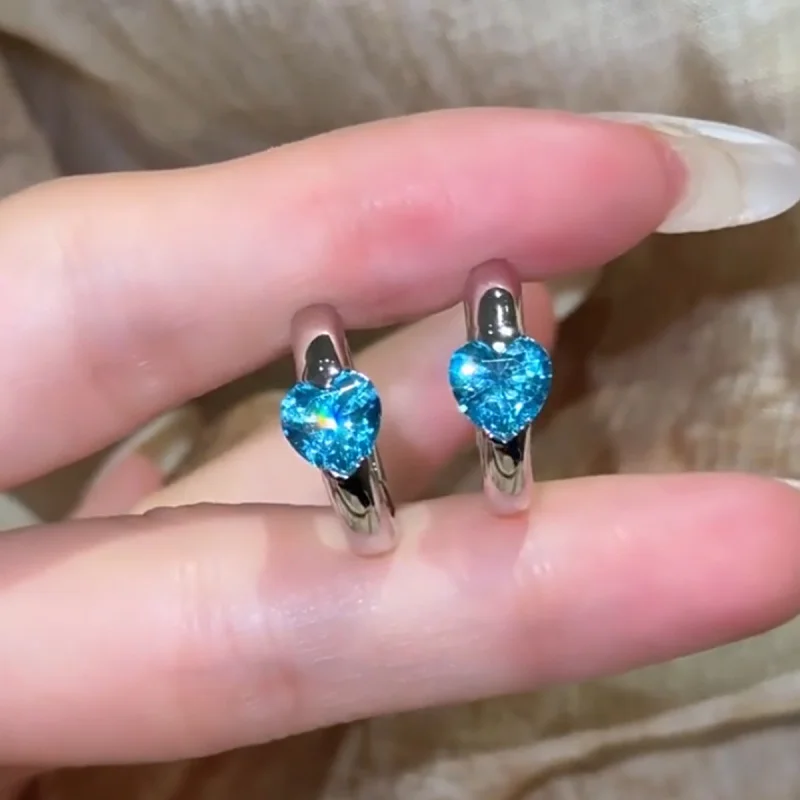 Light Blue Zircon 925 Sterling Silver Stud Earrings Fashionable Smooth-Faced Heart-Shaped Diamond Earrings for Women