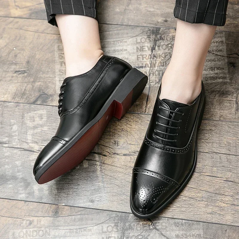 Carving Dress Shoes Men Designer Fashion Handmade Business Formal Shoes Men Original Pointed Wedding Shoes 2024