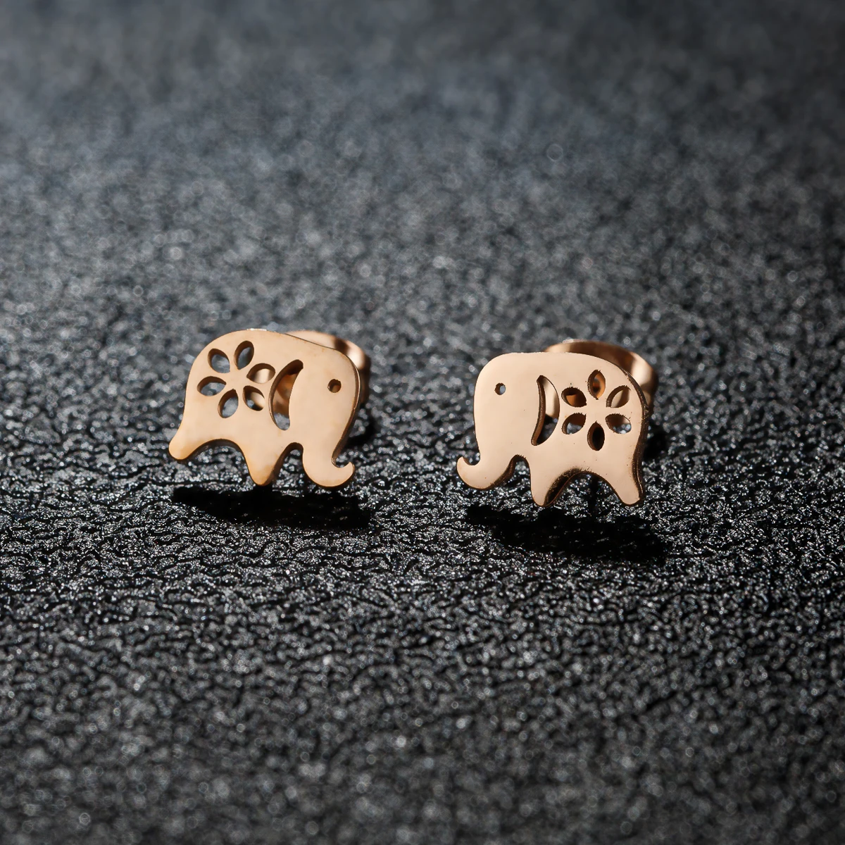 Cartoon Elephant Stud Earrings for Women Stainless Steel Animal Tragus Piercing Earring Enthic Fashion Jewelry Boucle d'Oreille