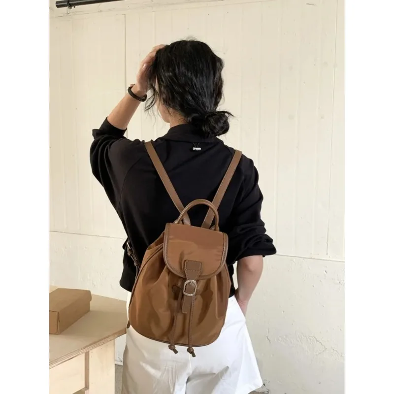 

Spring 2025 New Fashion Simple Design Unisex Oxford Cloth Backpack College Sle Versatile Women's Shoulder Bag Casual Leisure