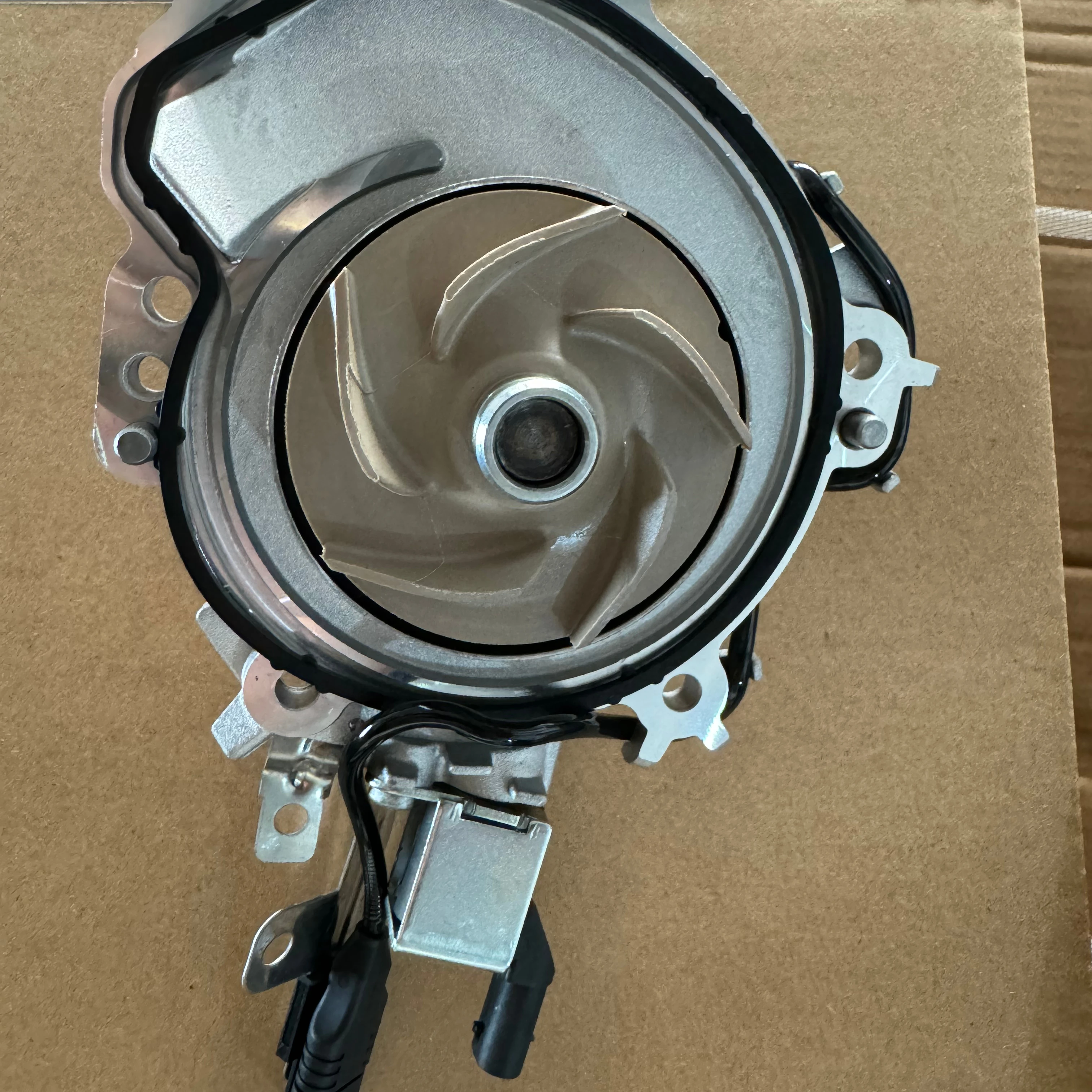 

Engine Coolant Pump LR154597 for Land Rover L663 L550 L538 L551 L494 L560