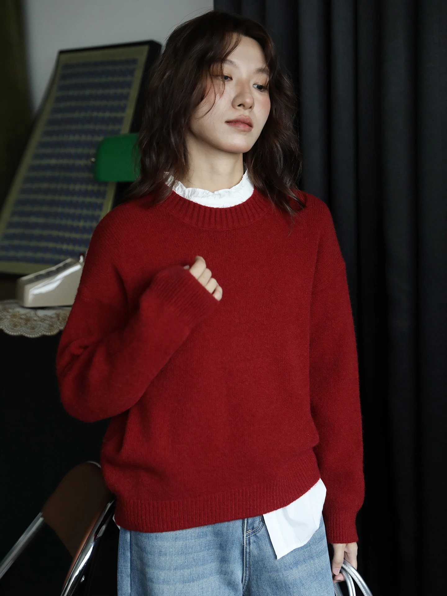 

Красный утепленный свитер оверсайз с круглым вырезом для женщин, осенне-зимняя новинка, комфортный свободный крой, однотонный, для повседневной носки