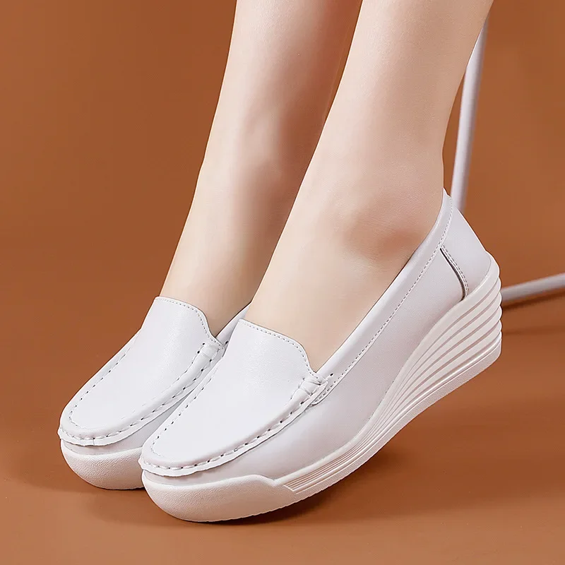 Women\'s Nurse Shoes Soft Sole White Wedge Leather Sneakers Casual Work Non-Slip Flats Anti-Slip Nursing Shoe Mom Walking Loafers