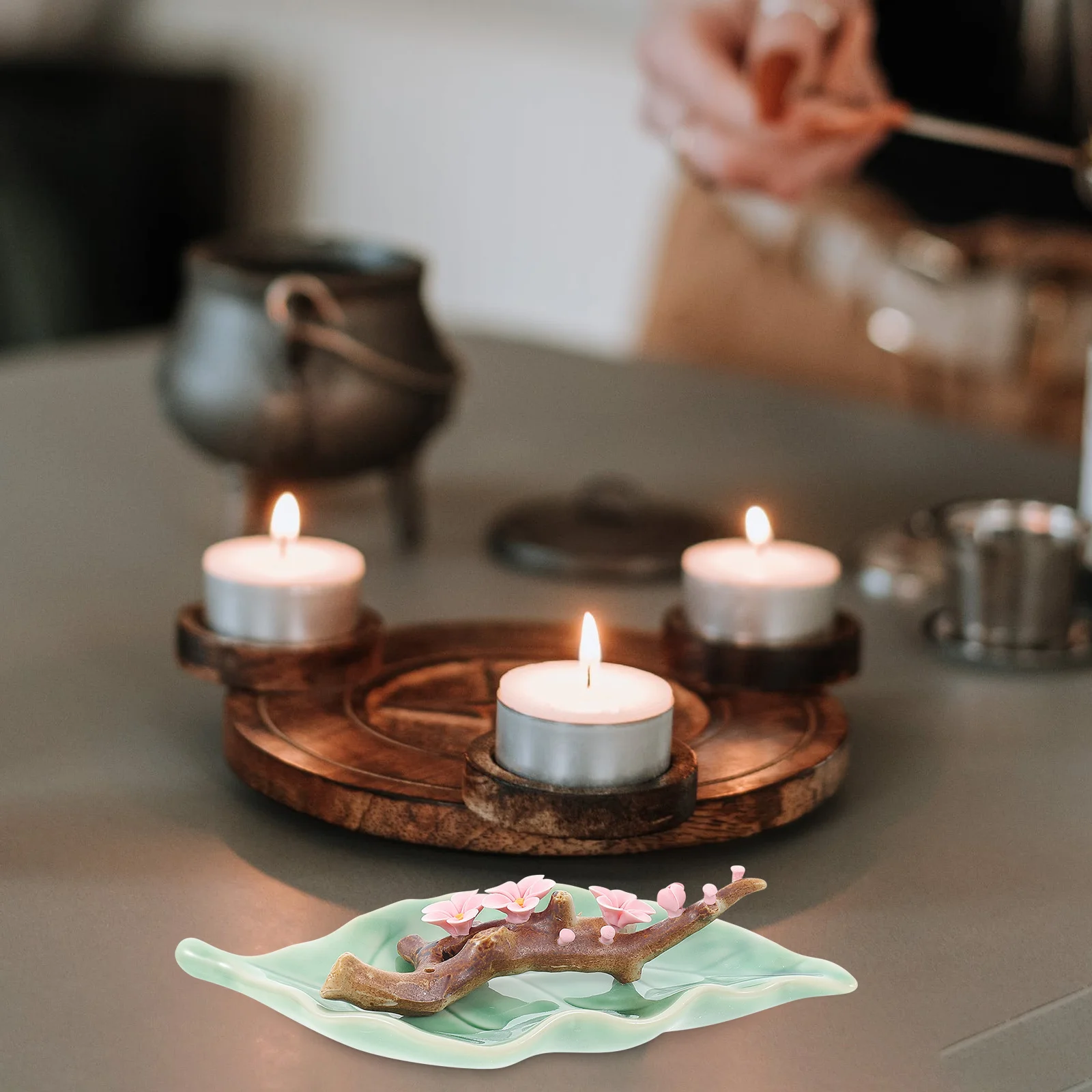 

Ceramic Incense Stick Burner Plum Blossom Design Relaxation Meditation Decorative Home Office Desktop Ornament Aroma Therapy