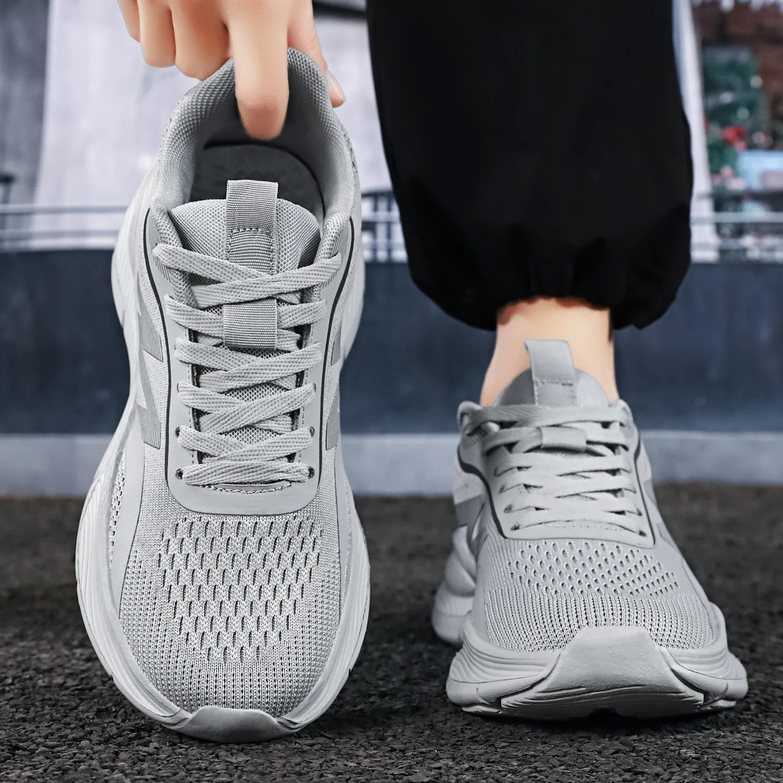 Shock Absorbing Gym Trainers - 男性軽量メッシュスニーカー無地通気性衝撃吸収ノンスリップソフトソールランニングウォーキングカジュアルアスレチックシューズ