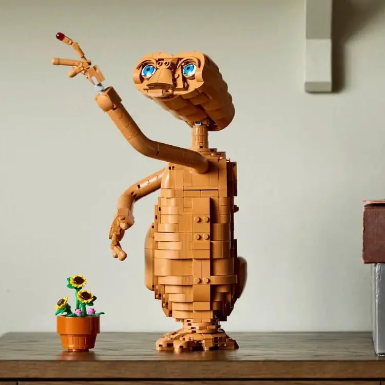 2026-new-1226pcs-creative-alien-doll-building-blocks-bricks-assembly-and-display-set-toys-for-adult-birthday-gifts