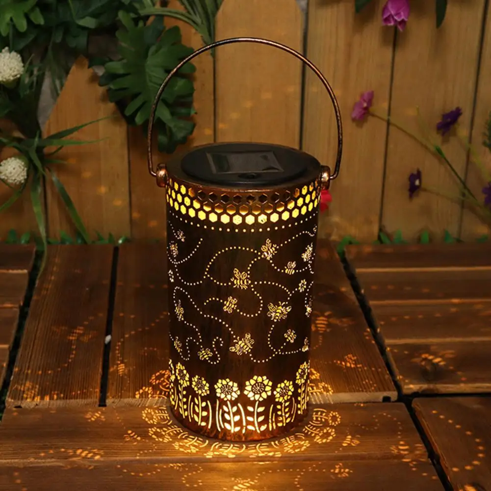 Hollow Metal Finish Solar Lantern Retro Design Solar Lantern Decorative Solar Lantern with Hummingbird for Outdoor for Patio