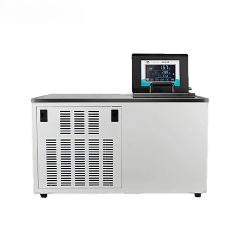 Internal and external circulation switchable pump flow rate adjustable refrigeration compressor