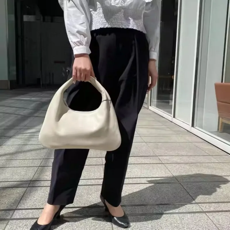 Imagem -05 - Bolsa Feminina de Couro de Vaca Grande Bolsa Axilas para Senhora Bolsa de Ombro Enorme Meia Lua Nova Outono 2023