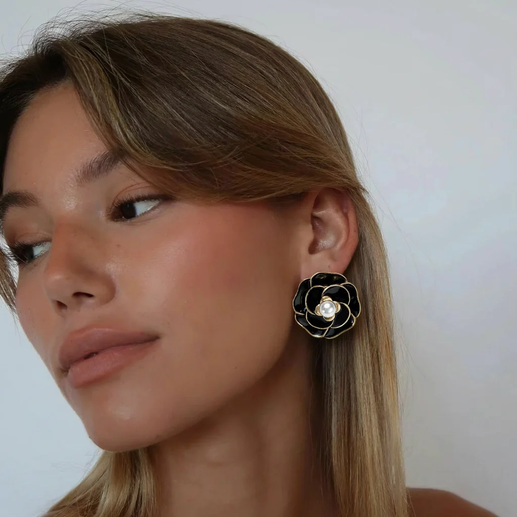 YHTOT خمر قطرة الزيت الأسود زهرة الأذن ترصيع الفولاذ المقاوم للصدأ الأقراط المعدنية الثقيلة السيدات مجوهرات هدية حفلة