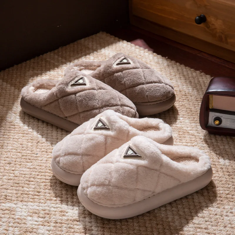 Winter Home Plush slippers Women Men Soft EVA Non slip Indoor Cozy Warm Shoe Couple Furry Flat Comfy Bedroom cloud Flat Footwear