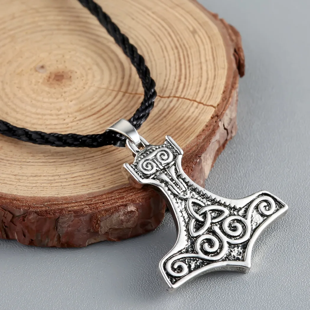 Norse Mythology Warrior Thor's Hammer Carved Trinity Celtic Knot Pendant Necklace Men's Fashion Punk Irish Lucky Trendy Jewelry