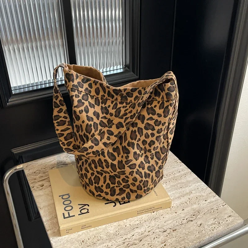 Leopard Print Bucket Cloth Shoulder Bags Casual Portable Hasp Retro Super Cool Handbags for Women 2024 Fashion Versatile on Sale