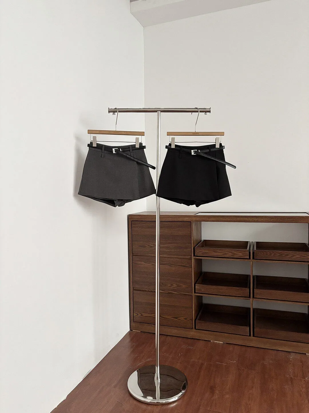 

High Waist Wide Leg Short Pants Women's Summer 2026 New Korean Style Black Belt Decoration Slimming Versatile Pants