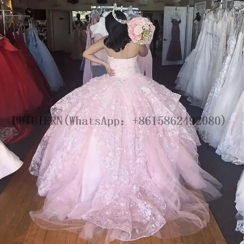 Princess Light Pink Quinceanera Dresses Sheer Jewel Neck Major Beading vestidos de quincea?era Prom Party Gowns customized