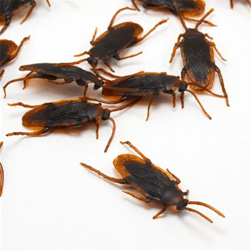 1/12/24PCS Artificial Fake Roaches Cockroach trick Prop Scary Insects Realistic Plastic Bugs Funny Halloween Party Spoof Gadget