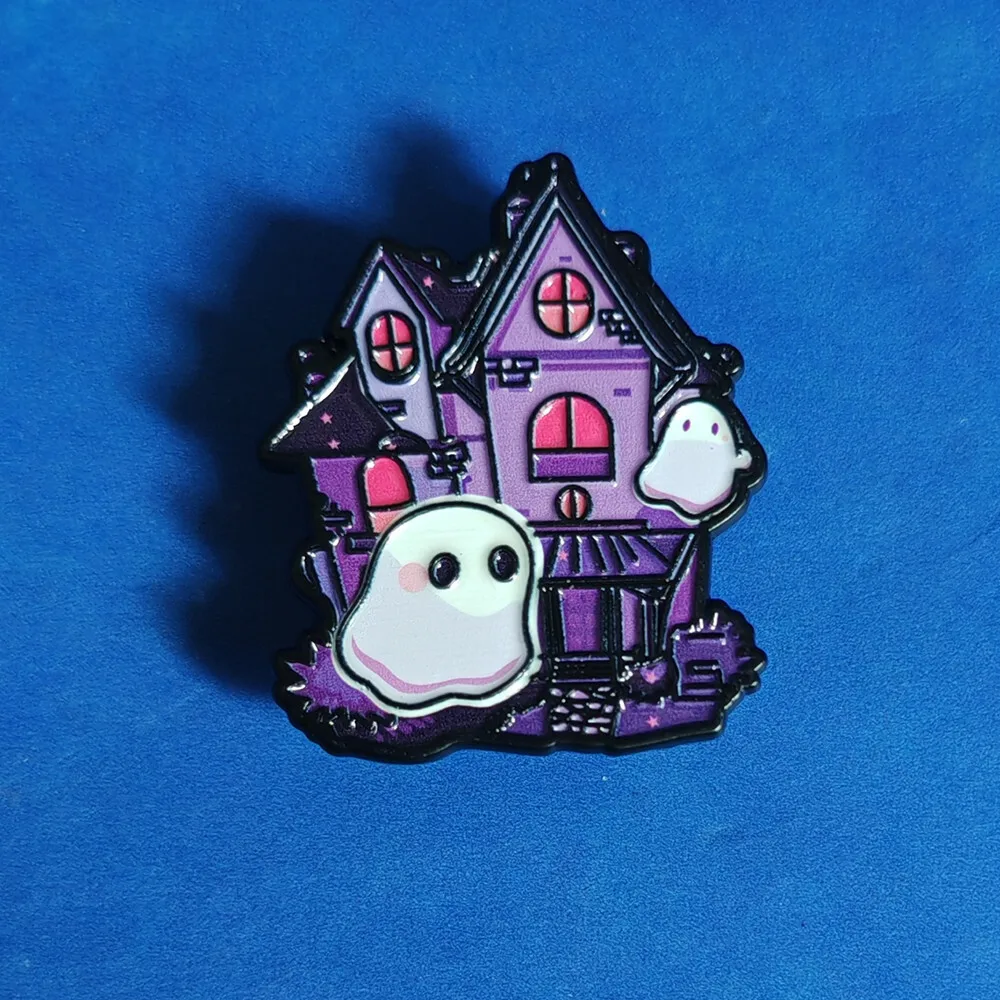 

Bizarre Halloween Gift Festival Ghost Cartoon Brooch Horror Dark House Metal Badge Collar Pin Accessories