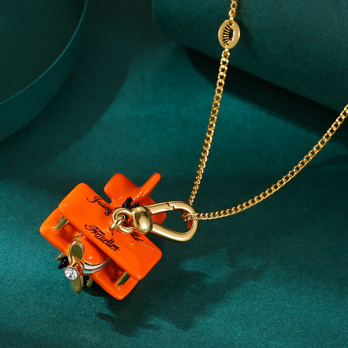 Fashion Enamel Orange Airplane Puppy Pendant Necklace for Women Simple Niche Party Jewelry Keychain Pendant Halloween Gifts