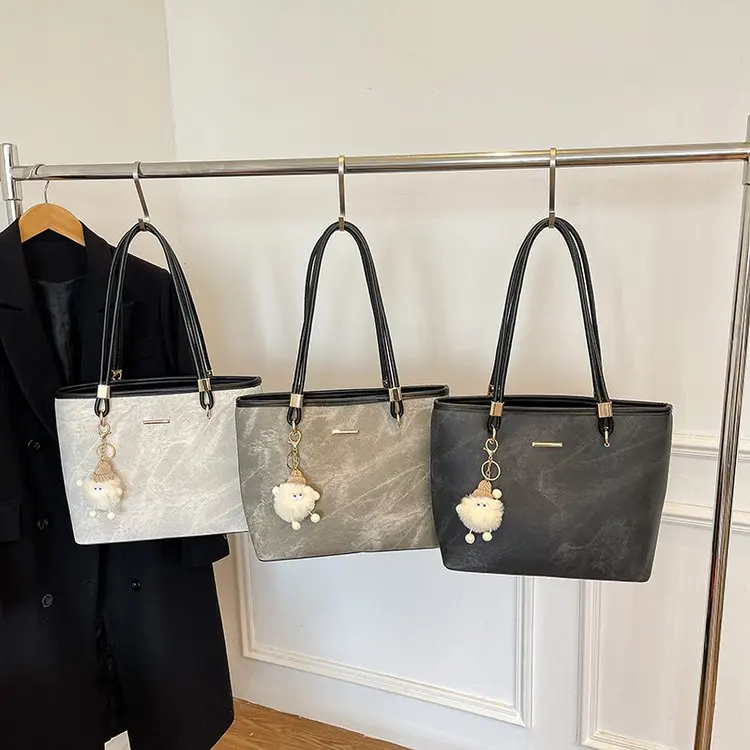 

Solid Construction Diaper Bag Maintains Perfect Shape Without Deformation in Long Term Frequent Use