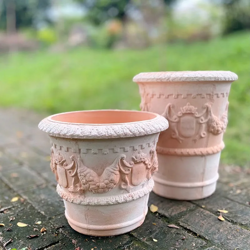 

Retro red pottery pot European coarse pottery flower Handmade red pottery pot Gardening groceries Garden ornaments Large